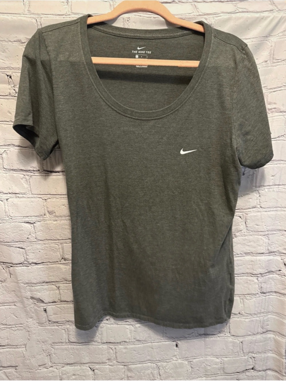 Nike Women’s Grey Scoop Neck Tee